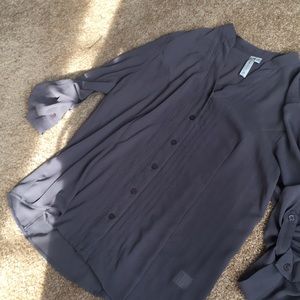 Cropped sleeve grey shirt